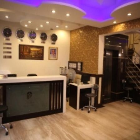 Hotel Pahwa International Нью-Дели Экстерьер фото