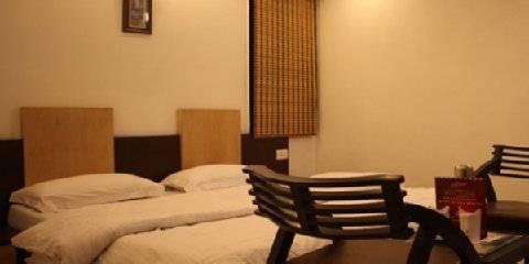 Hotel Pahwa International Нью-Дели Экстерьер фото