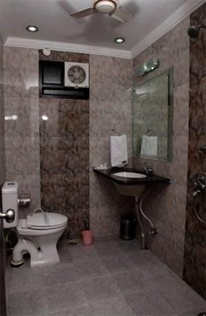 Hotel Pahwa International Нью-Дели Экстерьер фото